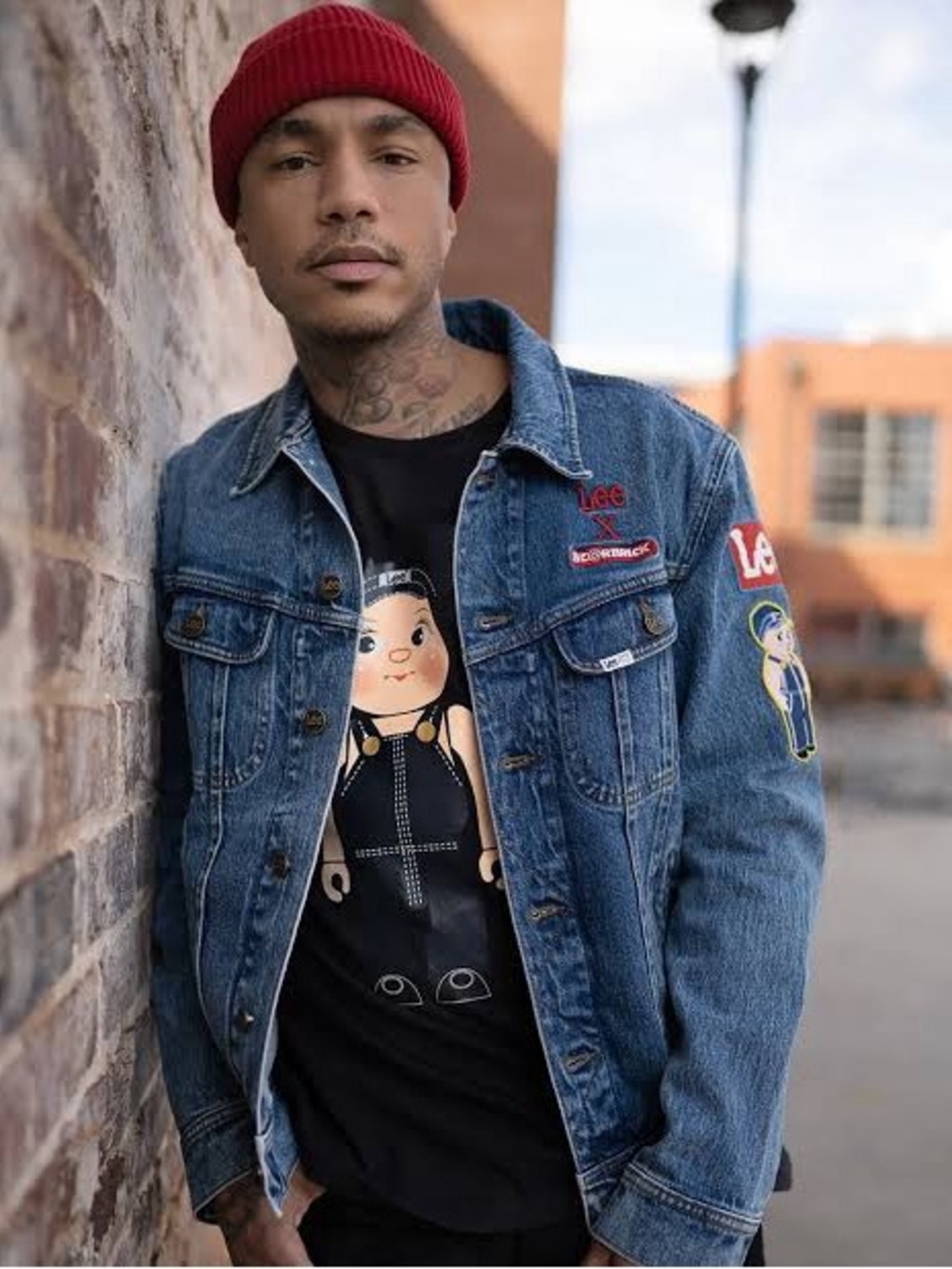 Lee x Bearbrick 🐻 Denim Trucker Jacket with Multicolor Embroidered Patches - Picture 2 of 11
